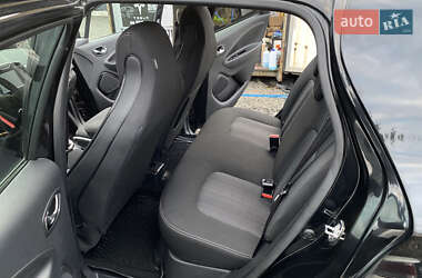 Хэтчбек Renault Zoe 2016 в 