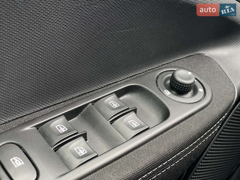 Хетчбек Renault Zoe 2016 в Луцьку фото 66 Хетчбек Renault Zoe 2016 в Луцьку