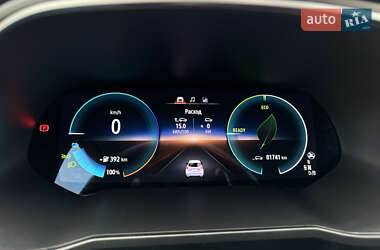 Хэтчбек Renault Zoe 2021 в 