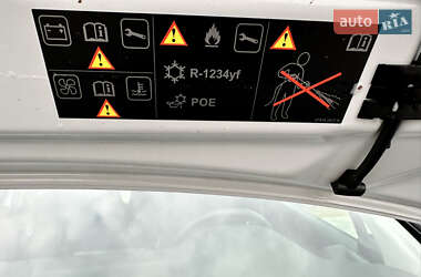 Хэтчбек Renault Zoe 2021 в 