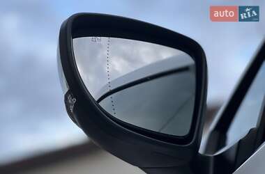Хетчбек Renault Zoe 2022 в 