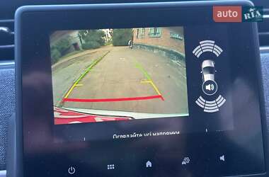 Хэтчбек Renault Zoe 2020 в 
