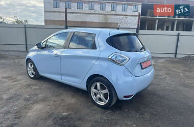 Хэтчбек Renault Zoe 2016 в 