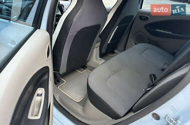 Хэтчбек Renault Zoe 2016 в 