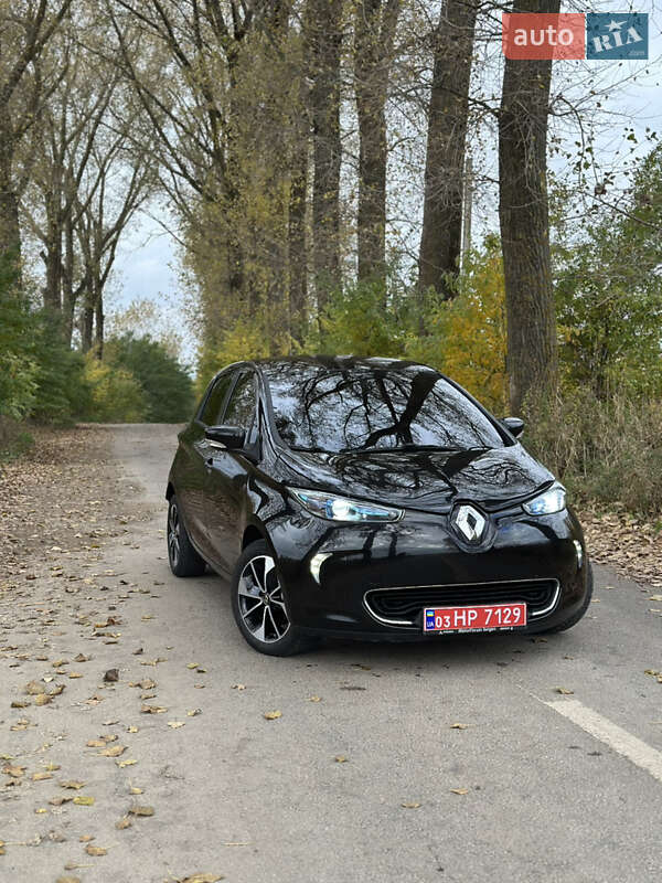 Хэтчбек Renault Zoe 2018 в 