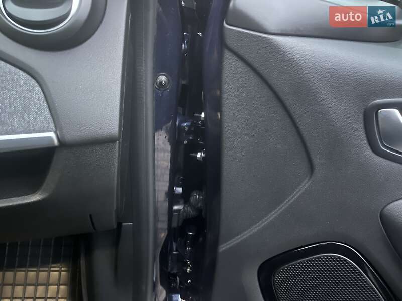 Хэтчбек Renault Zoe 2022 в Дубно