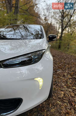 Хетчбек Renault Zoe 2013 в  фото 14 Хетчбек Renault Zoe 2013 в