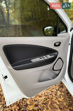 Хетчбек Renault Zoe 2013 в  фото 16 Хетчбек Renault Zoe 2013 в