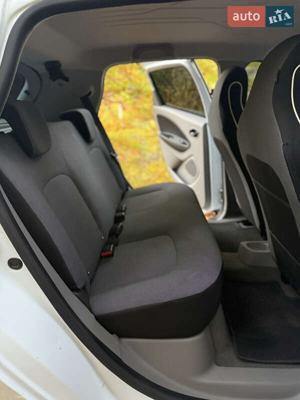 Хэтчбек Renault Zoe 2013 в Бережанах