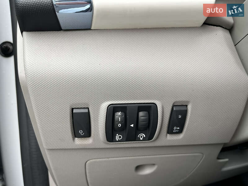 Хетчбек Renault Zoe 2013 в Звягелі фото 32 Хетчбек Renault Zoe 2013 в Звягелі