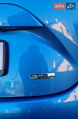 Хетчбек Renault Zoe 2016 в  фото 6 Хетчбек Renault Zoe 2016 в
