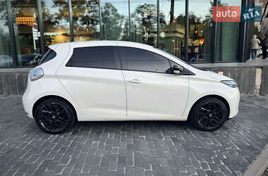 Хетчбек Renault Zoe 2015 в 