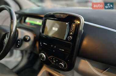 Хетчбек Renault Zoe 2015 в 