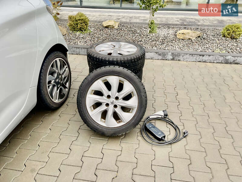 Хэтчбек Renault Zoe 2015 в Луцке фото 10 Хэтчбек Renault Zoe 2015 в Луцке