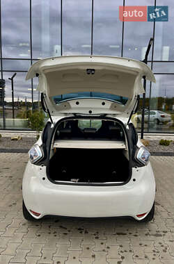 Хэтчбек Renault Zoe 2015 в 