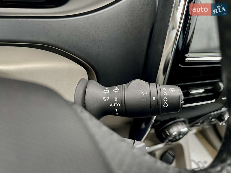 Хэтчбек Renault Zoe 2015 в Луцке фото 30 Хэтчбек Renault Zoe 2015 в Луцке