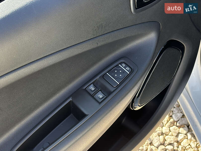 Хэтчбек Renault Zoe 2020 в Львове фото 23 Хэтчбек Renault Zoe 2020 в Львове