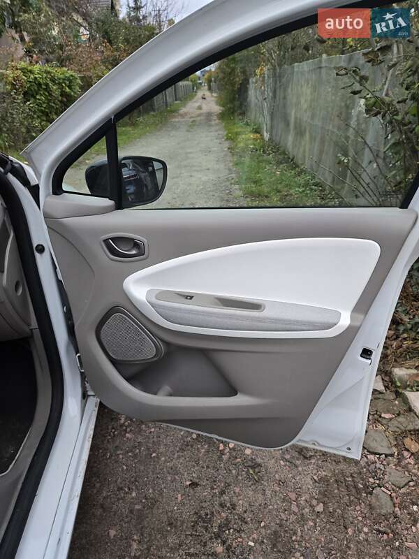 Хэтчбек Renault Zoe 2017 в Киеве фото 10 Хэтчбек Renault Zoe 2017 в Киеве