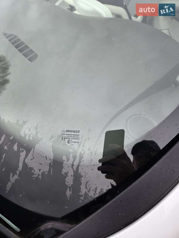 Хэтчбек Renault Zoe 2017 в Киеве фото 14 Хэтчбек Renault Zoe 2017 в Киеве