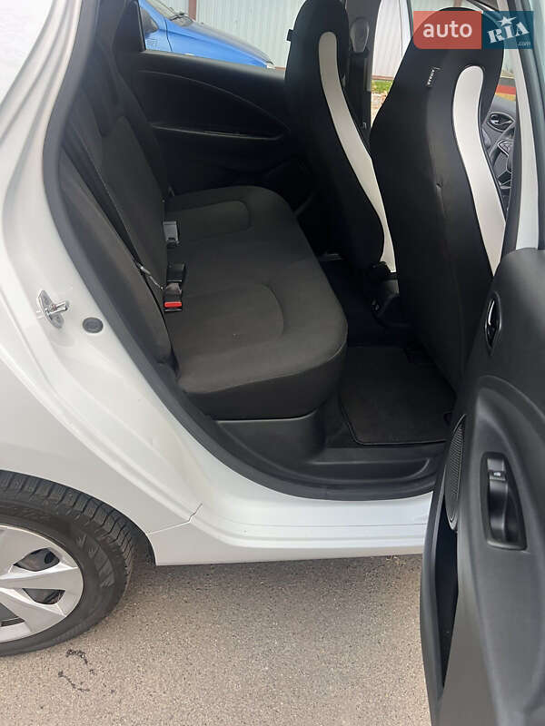 Хетчбек Renault Zoe 2020 в Києві фото 23 Хетчбек Renault Zoe 2020 в Києві