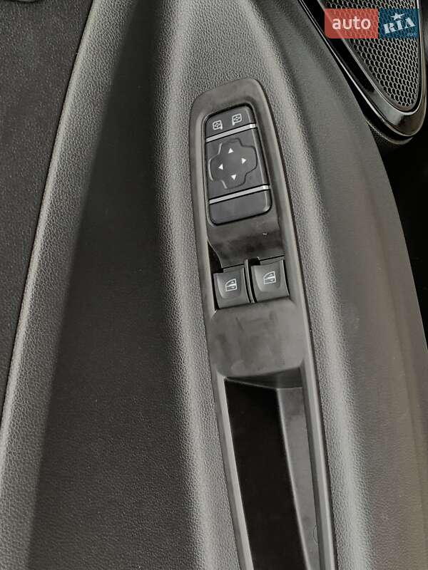 Хетчбек Renault Zoe 2020 в Бердичеві фото 39 Хетчбек Renault Zoe 2020 в Бердичеві