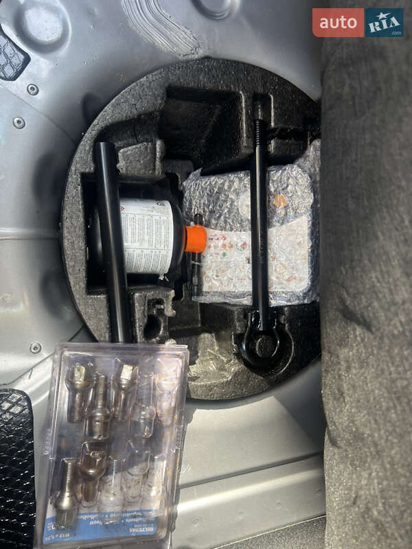 Хетчбек Renault Zoe 2015 в Золочеві