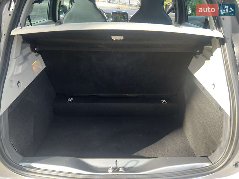 Хетчбек Renault Zoe 2015 в Золочеві