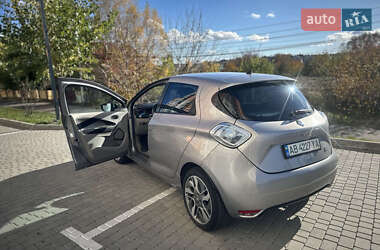 Хэтчбек Renault Zoe 2015 в 