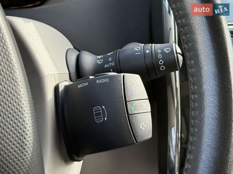 Хетчбек Renault Zoe 2013 в Дрогобичі