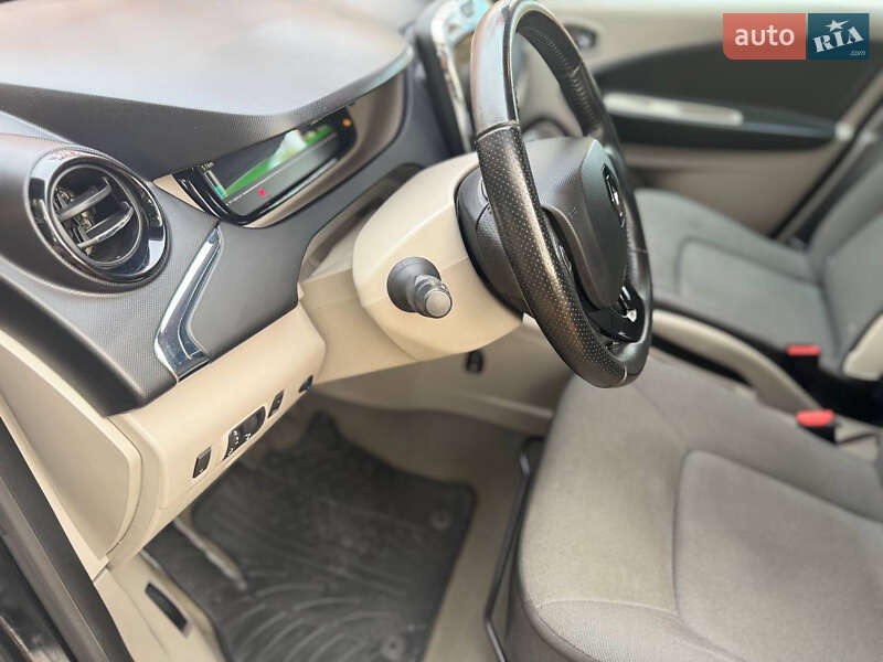 Хетчбек Renault Zoe 2015 в Рівному фото 22 Хетчбек Renault Zoe 2015 в Рівному