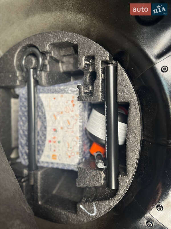 Хетчбек Renault Zoe 2015 в Рівному фото 39 Хетчбек Renault Zoe 2015 в Рівному