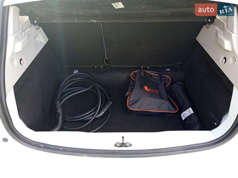 Хэтчбек Renault Zoe 2020 в Ходорове