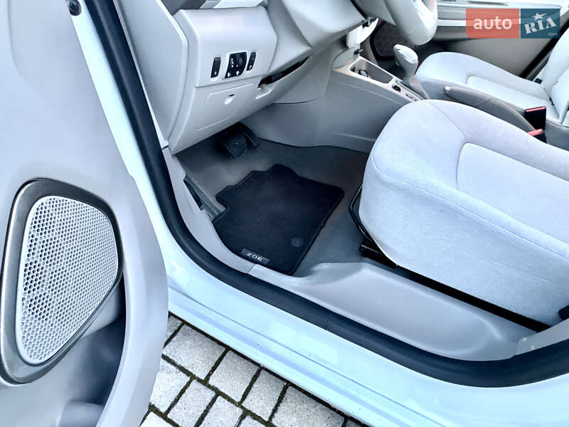 Хэтчбек Renault Zoe 2017 в Самборе фото 34 Хэтчбек Renault Zoe 2017 в Самборе