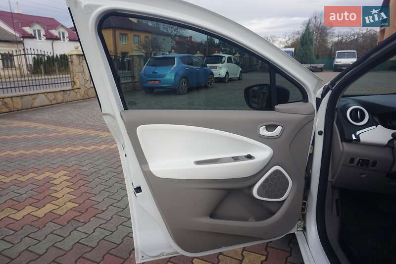 Хэтчбек Renault Zoe 2016 в Самборе фото 26 Хэтчбек Renault Zoe 2016 в Самборе