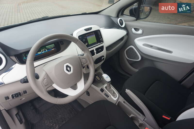 Хэтчбек Renault Zoe 2016 в Самборе фото 27 Хэтчбек Renault Zoe 2016 в Самборе