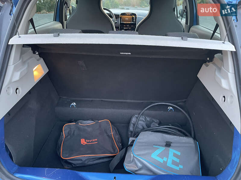 Хэтчбек Renault Zoe 2016 в Луцке фото 30 Хэтчбек Renault Zoe 2016 в Луцке