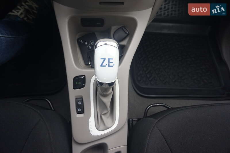 Хэтчбек Renault Zoe 2016 в Самборе фото 36 Хэтчбек Renault Zoe 2016 в Самборе