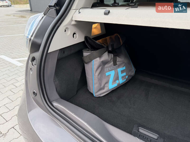Хэтчбек Renault Zoe 2018 в Дубно