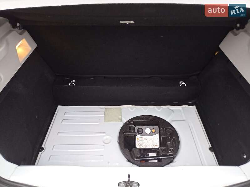 Хетчбек Renault Zoe 2015 в Коломиї фото 25 Хетчбек Renault Zoe 2015 в Коломиї