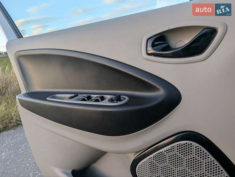 Хэтчбек Renault Zoe 2016 в Дрогобыче