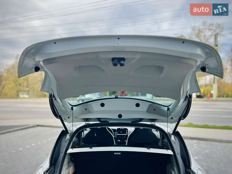 Хэтчбек Renault Zoe 2015 в Тернополе