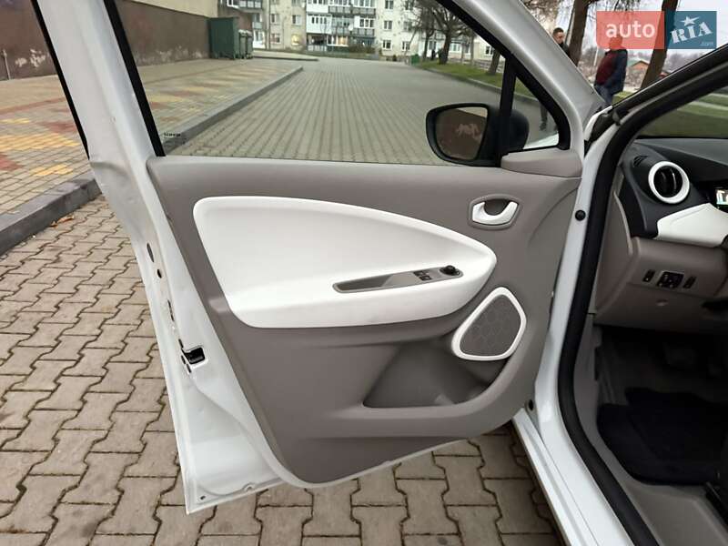 Хэтчбек Renault Zoe 2017 в Звягеле фото 8 Хэтчбек Renault Zoe 2017 в Звягеле