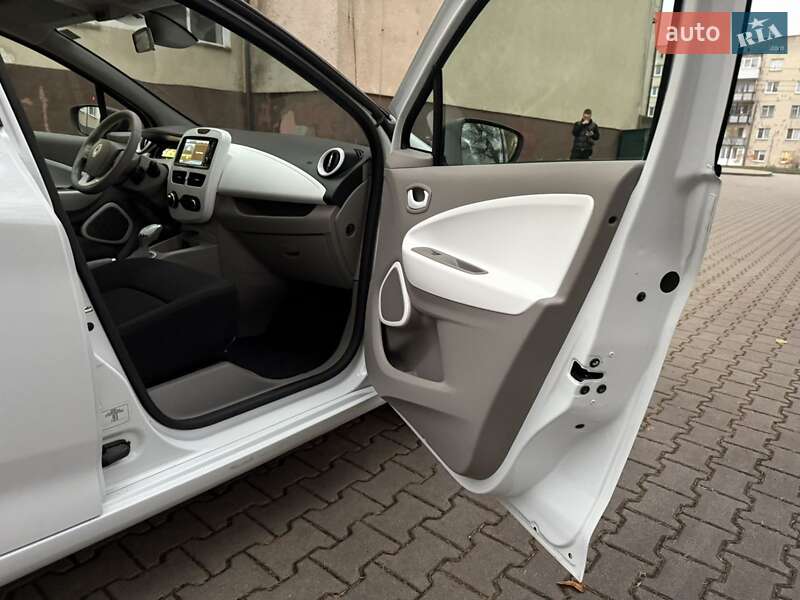 Хэтчбек Renault Zoe 2017 в Звягеле фото 11 Хэтчбек Renault Zoe 2017 в Звягеле