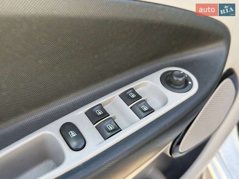 Хэтчбек Renault Zoe 2016 в Львове