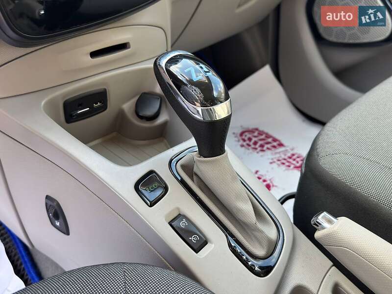 Хэтчбек Renault Zoe 2016 в Львове