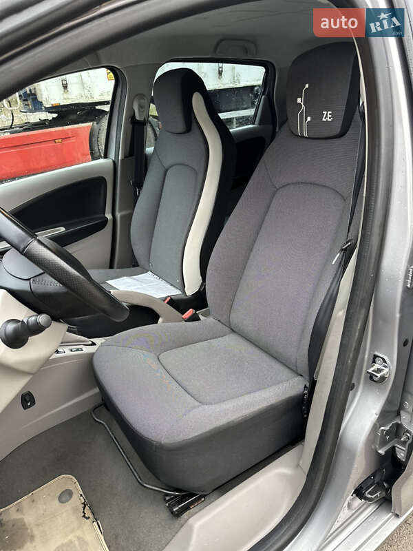 Хэтчбек Renault Zoe 2015 в Дубно