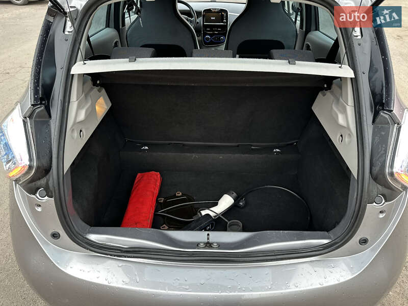 Хэтчбек Renault Zoe 2015 в Дубно