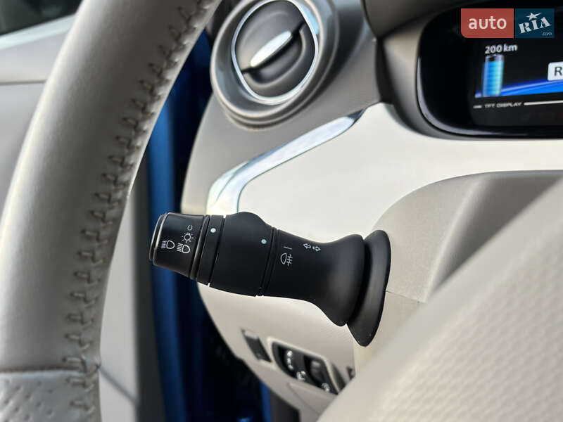 Хэтчбек Renault Zoe 2017 в Дубно