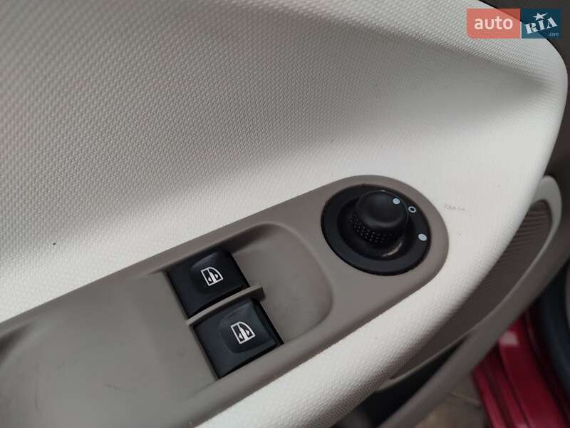 Хетчбек Renault Zoe 2017 в Львові фото 71 Хетчбек Renault Zoe 2017 в Львові