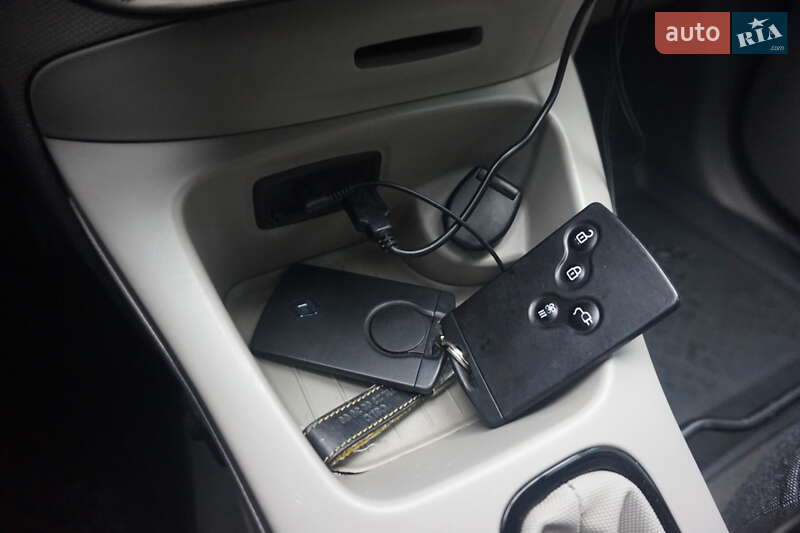 Хетчбек Renault Zoe 2015 в Самборі